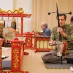 Gamelan, alat musik tradisional khas Indonesia, telah menjadi bagian tak terpisahkan dari identitas budaya Nusantara
